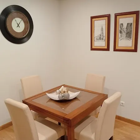 Avello Con Parking Διαμέρισμα Οβιέδο