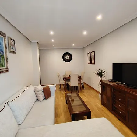 Avello Con Parking Διαμέρισμα *